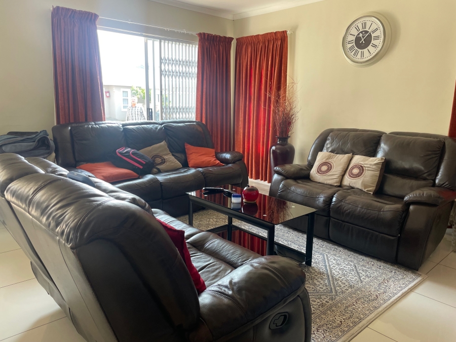 3 Bedroom Property for Sale in Cambridge West Eastern Cape